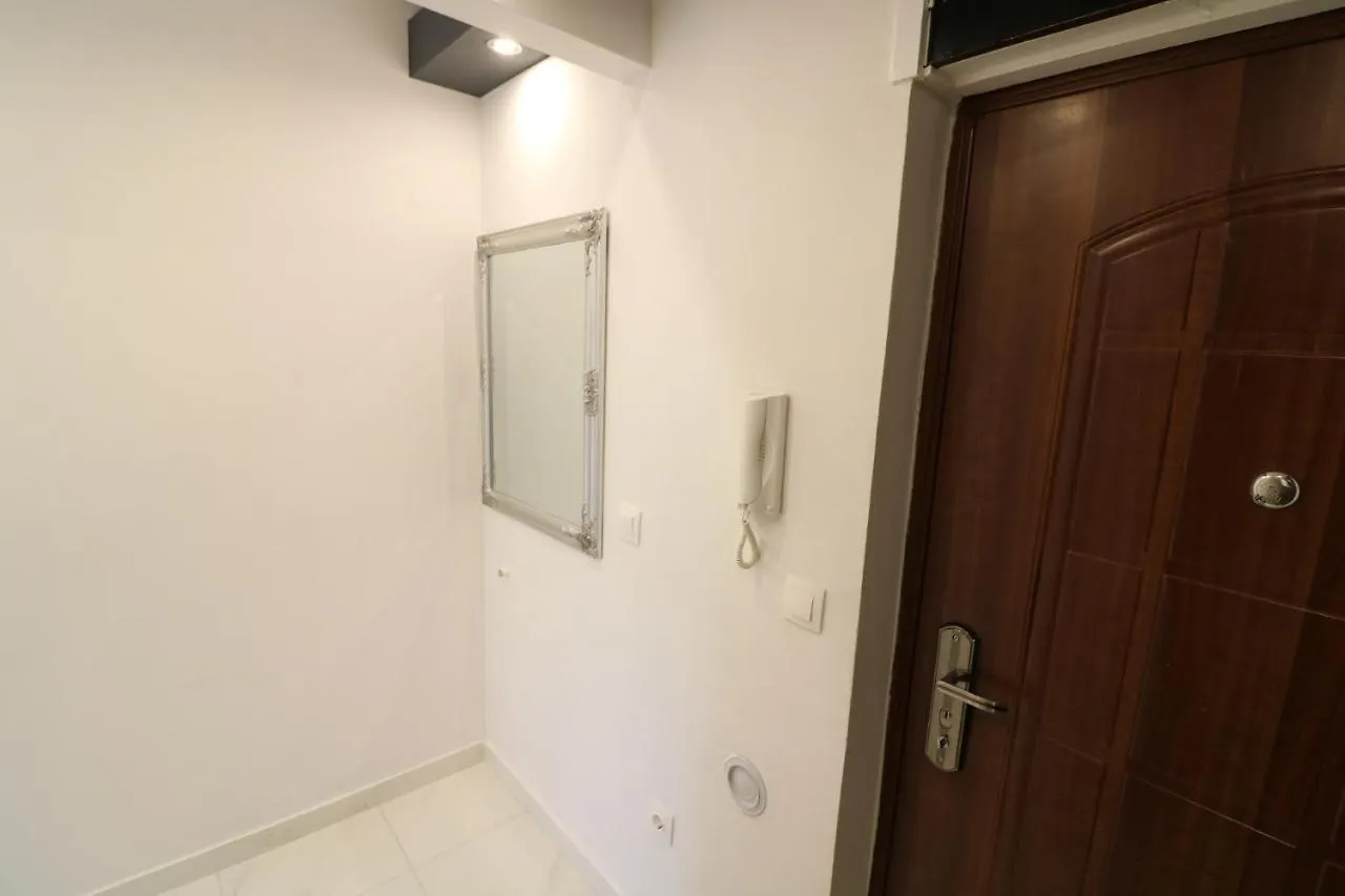 Sneky Apartment Pula 0*,